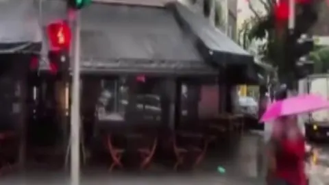 梅里诺替补建功，连进两球助力球队紧逼红军